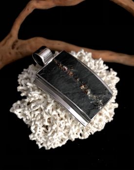 Pyrit auf Granit Anhänger